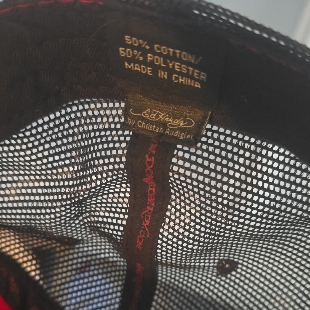 Ed Hardy Red and Black Graphic Cap - Picture 2 of 5
